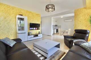 Апартаменты Susanj Boulevard Sea View Apartments Бар Апартаменты с 2 спальнями-2